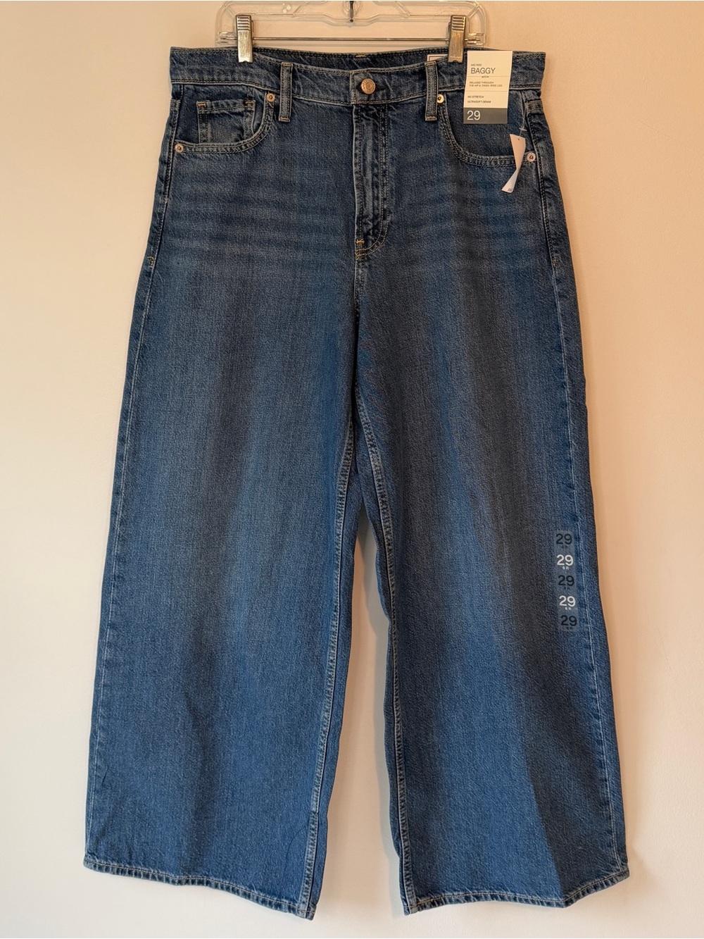 Gap NWT Baggy Mid Rise Wide Leg Ultrasoft Denim Blue Jeans, size 29 / 8 Regular